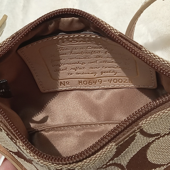 Vintage Coach Signature Stripe Wristlet - Picture 5 of 9